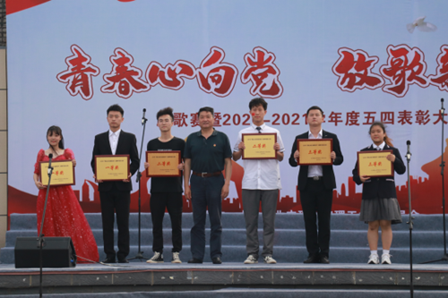 http:/__local/2/CF/85/E618C19ABBDDBC46F7DA87C52AE_3D4EA205_C6CE5.png
